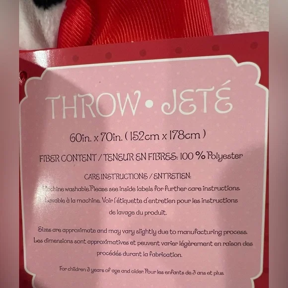 Strawberry Shortcake 60 in x 70 in throw! 🍓🍰 - Picture 4 of 4